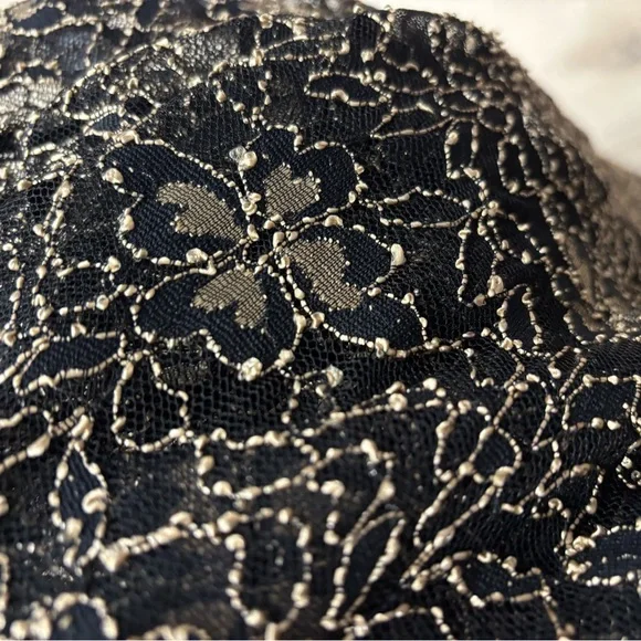 Anne Fontaine NWT Intricate Romantic Sheer Lace Blouse, Sz 40 (6-8) - Picture 7 of 8